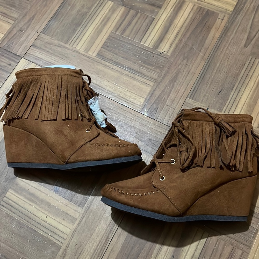 Cute moccasin wedge heels  size 6